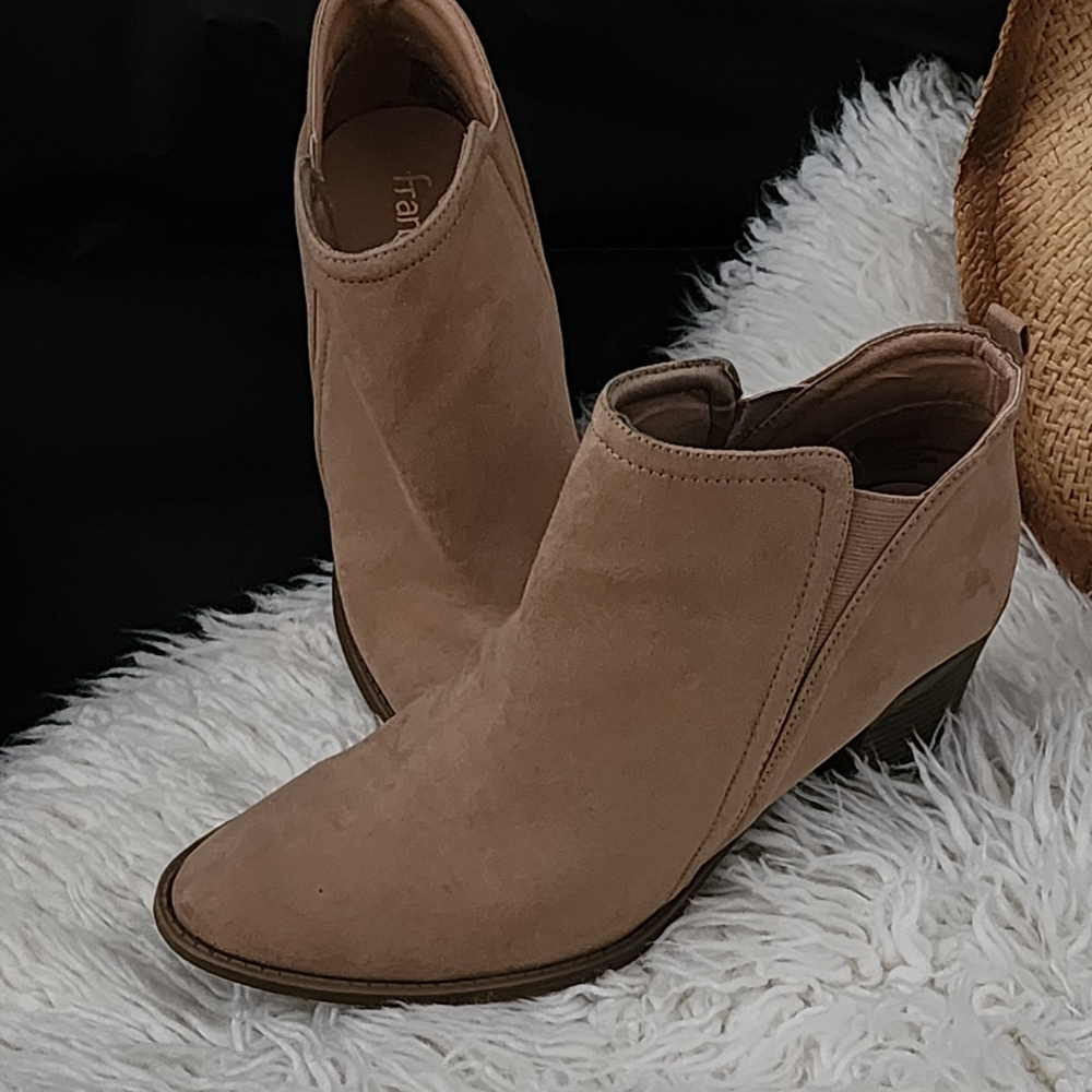 Francesca's Collections Tan Ankle Booties